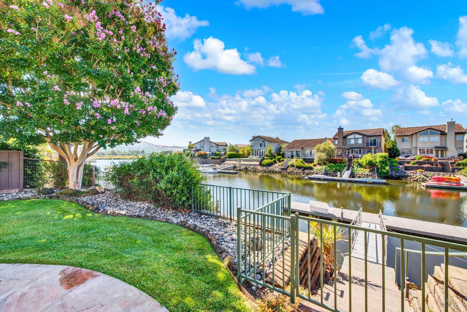 41 N Newport Drive