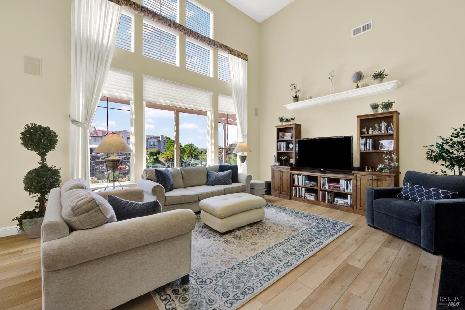 41 N Newport Drive