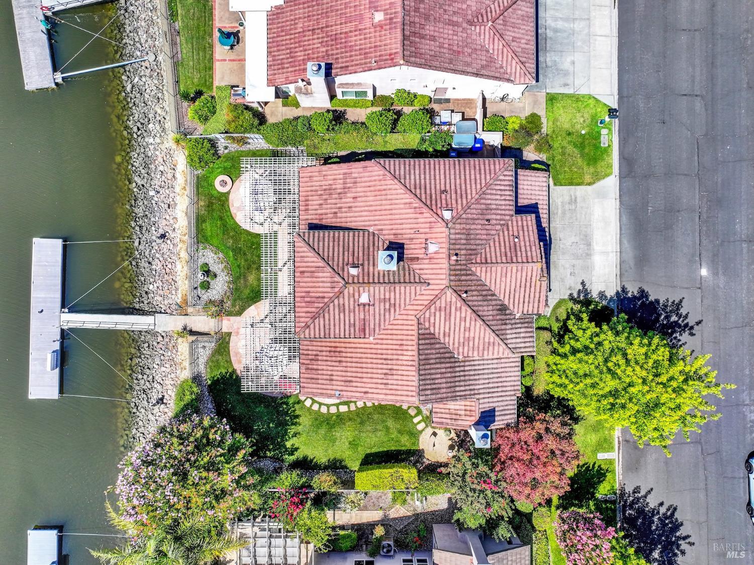 41 N Newport Drive