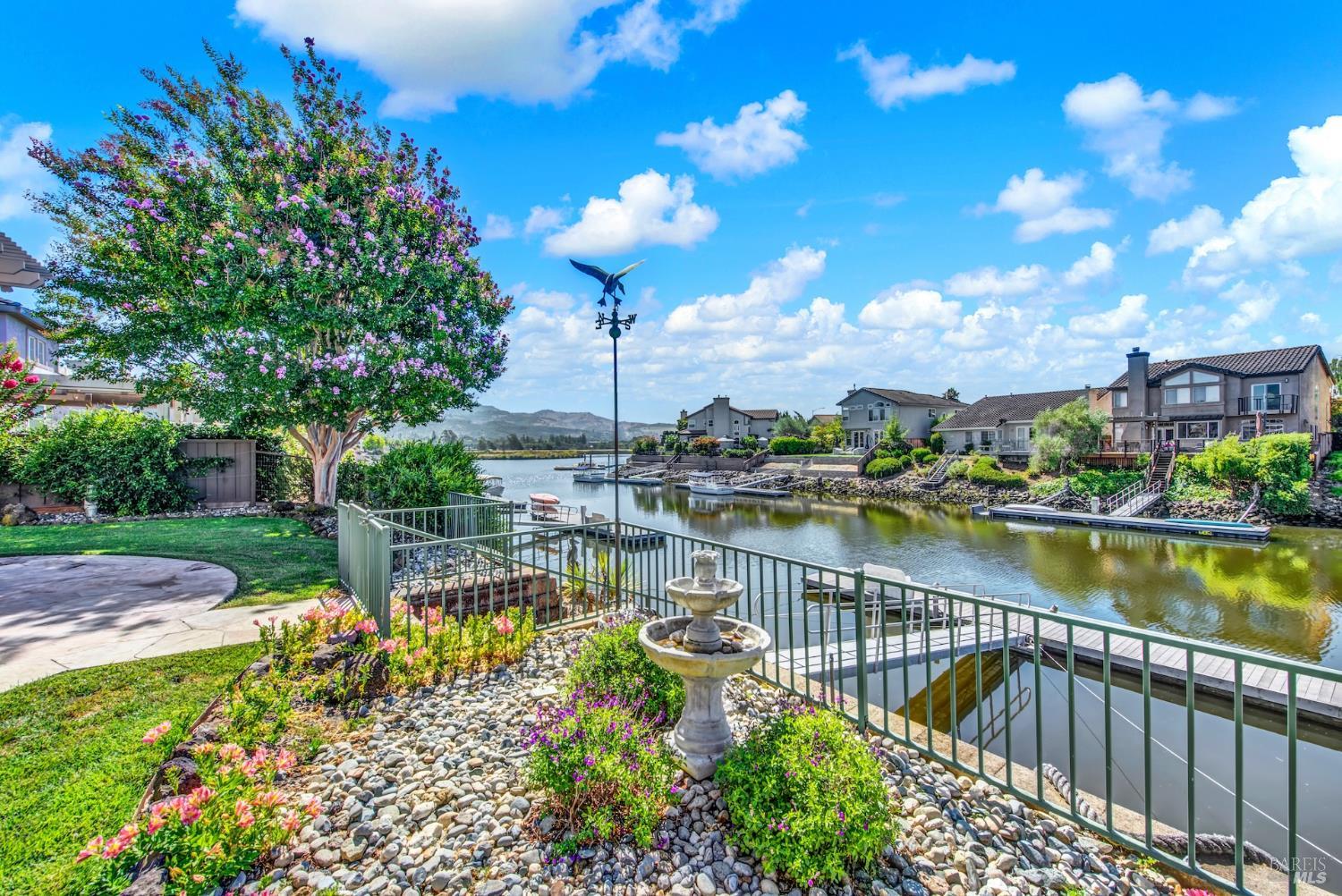 41 N Newport Drive