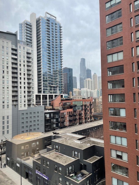 360 W Illinois Street Unit: 7B