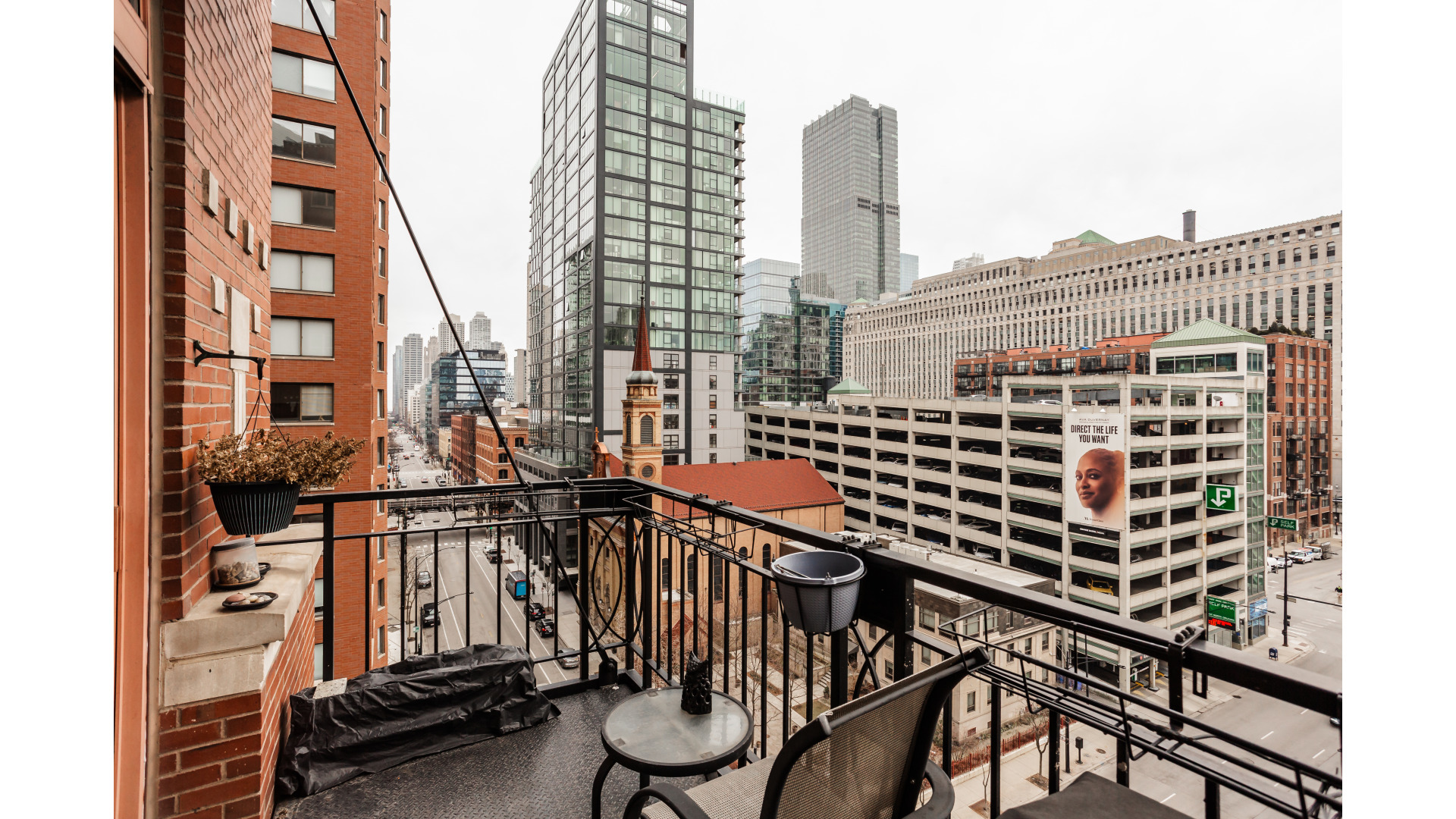360 W Illinois Street Unit: 7B
