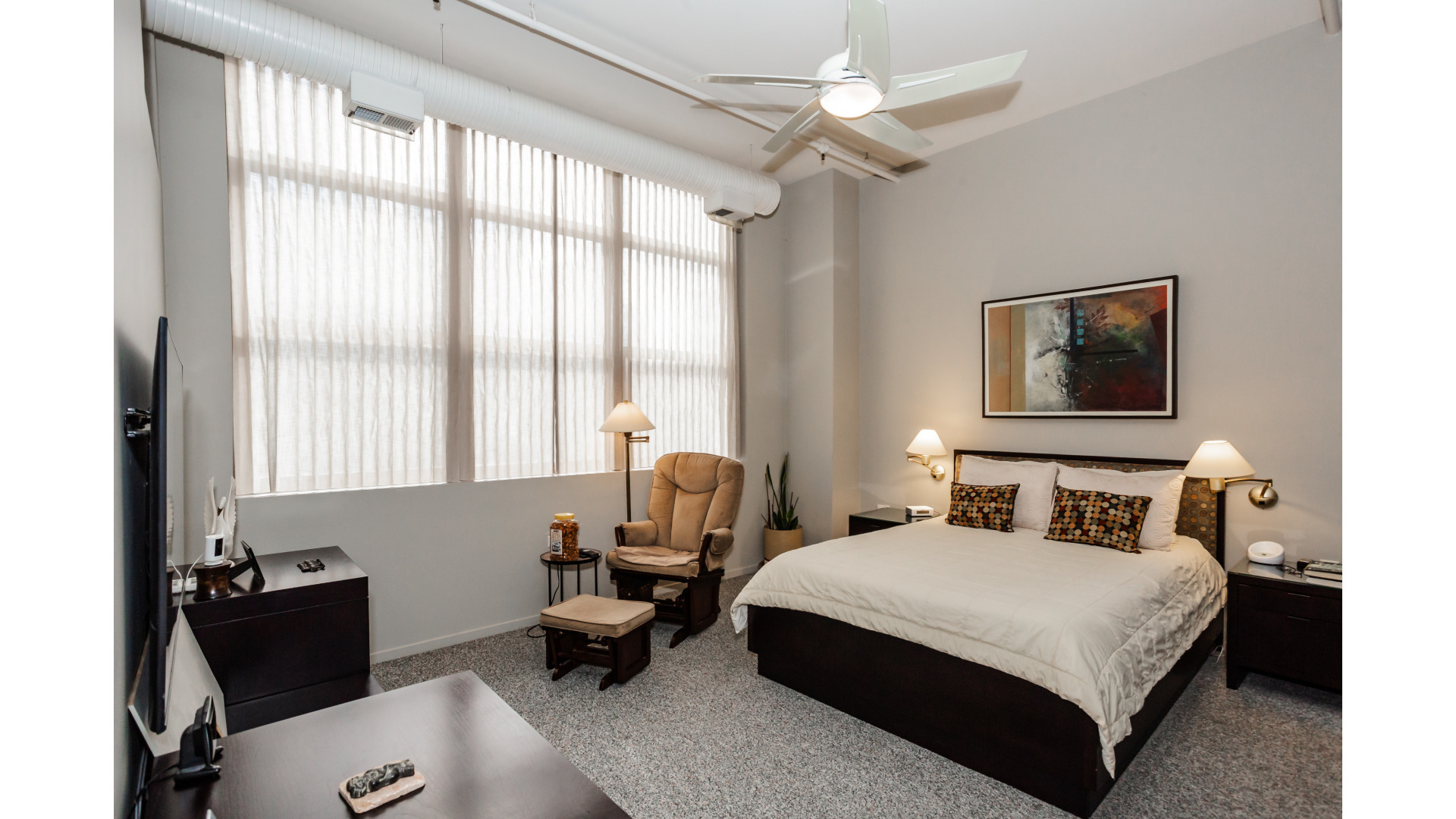 360 W Illinois Street Unit: 7B