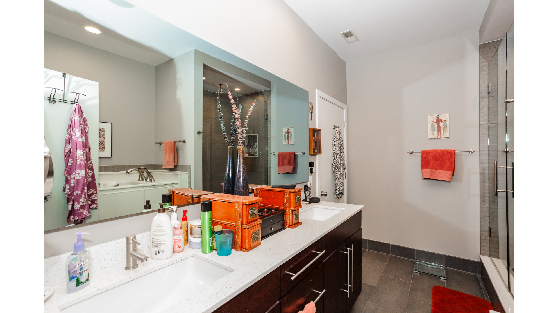 360 W Illinois Street Unit: 7B