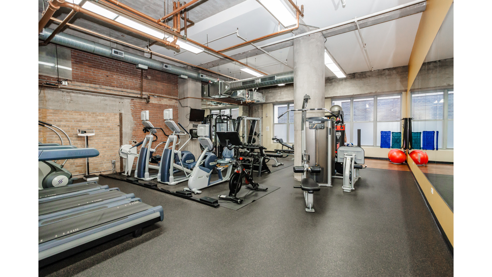 360 W Illinois Street Unit: 7B