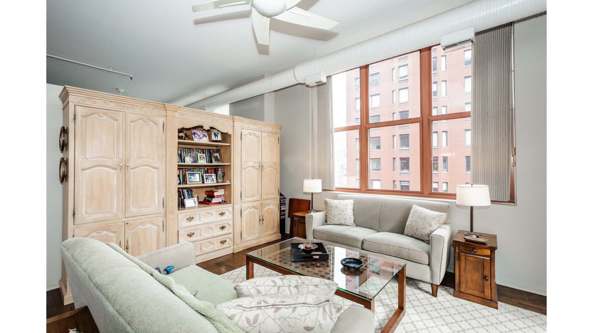 360 W Illinois Street Unit: 7B
