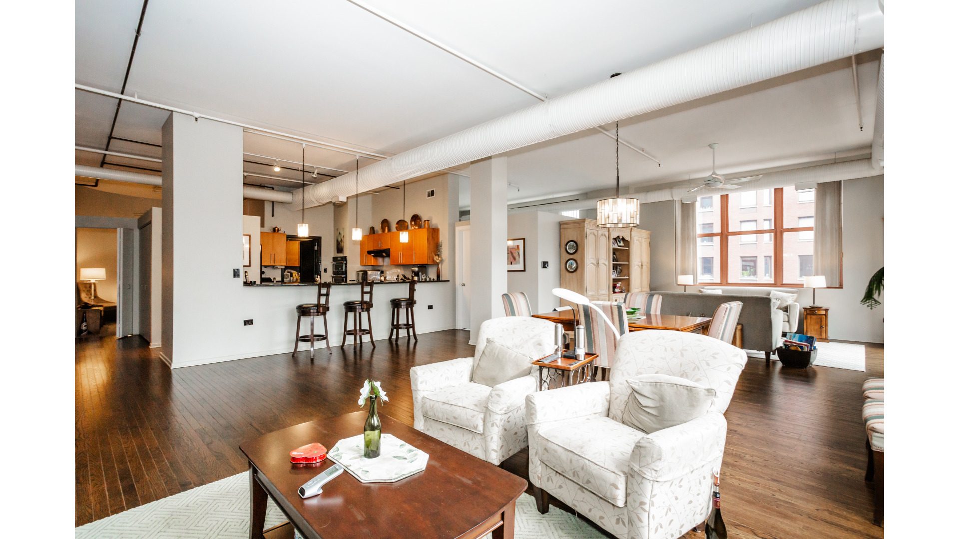 360 W Illinois Street Unit: 7B