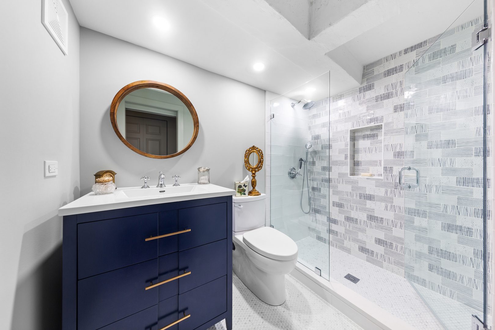 1439 S Michigan Avenue Unit: 107