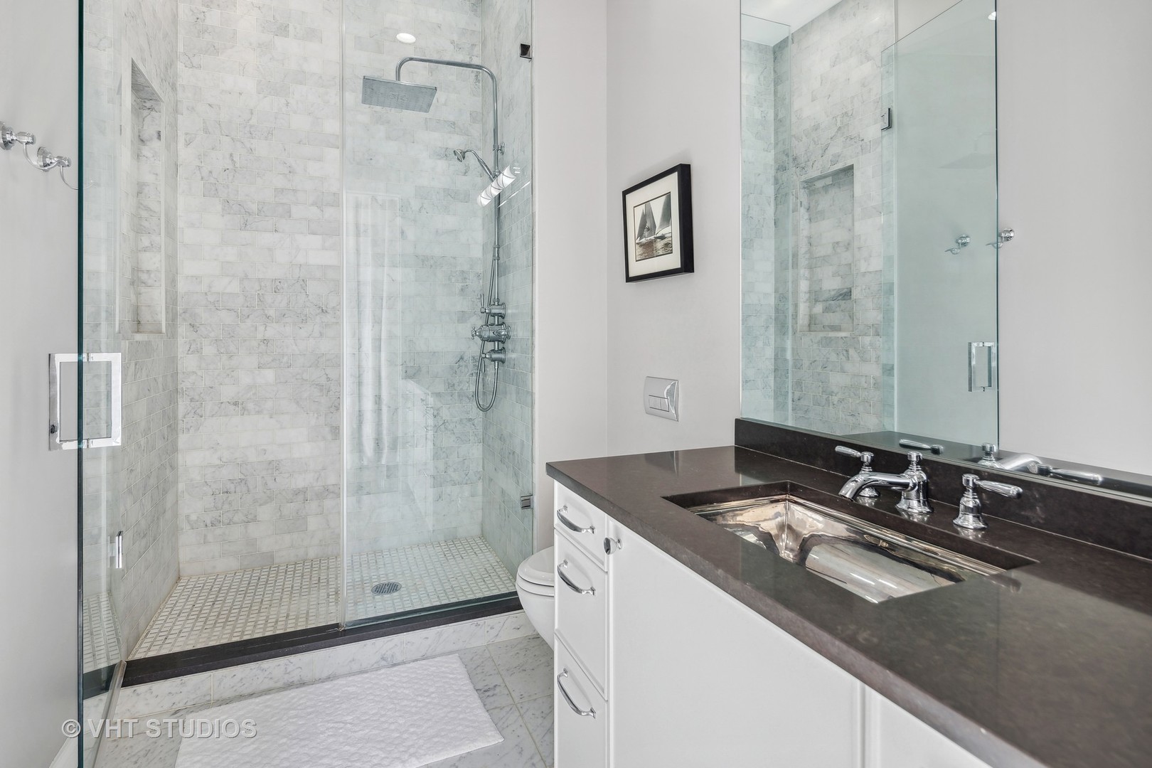 215 W ILLINOIS Street Unit: 3A