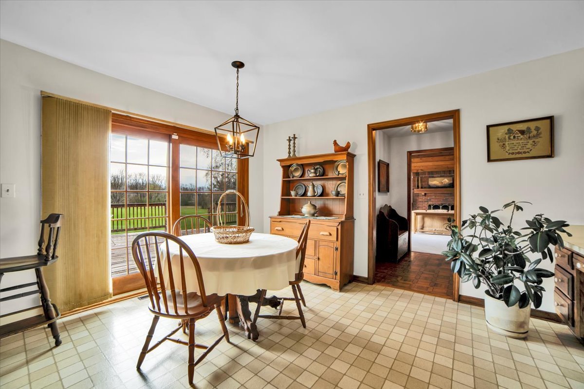 1S221 N Flanders Lane