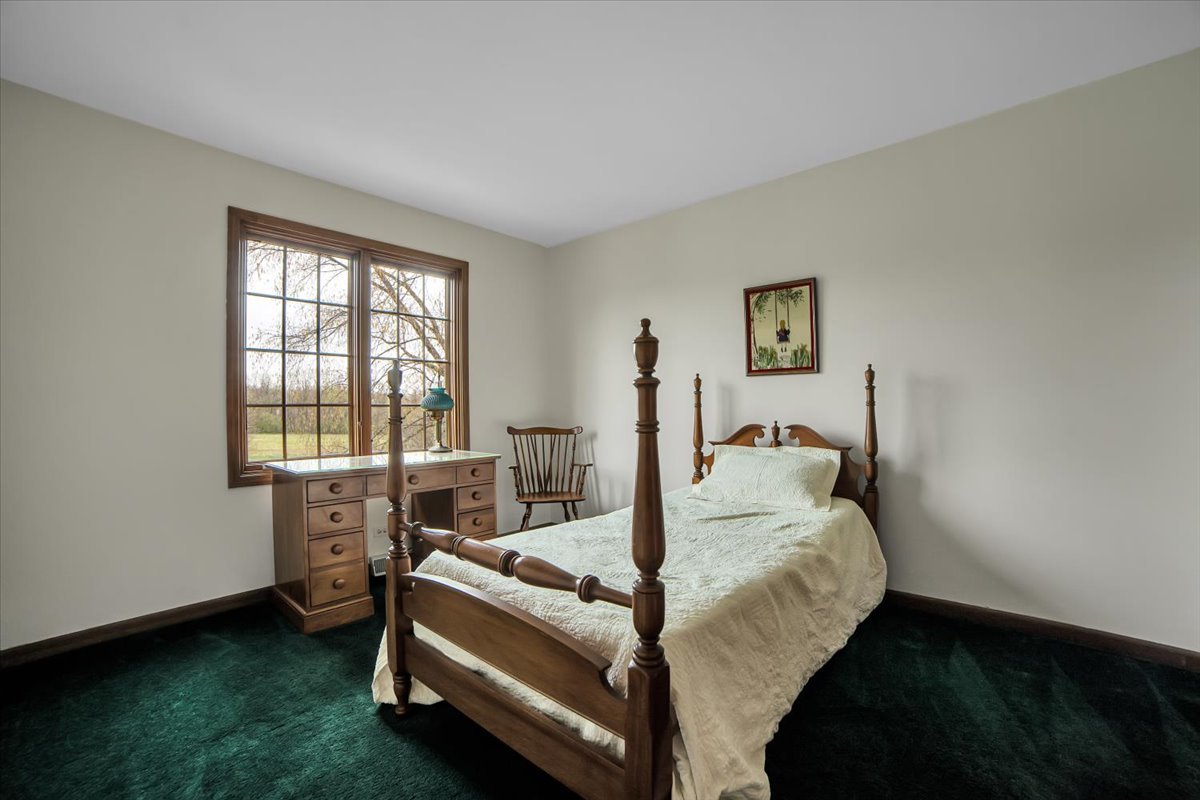 1S221 N Flanders Lane