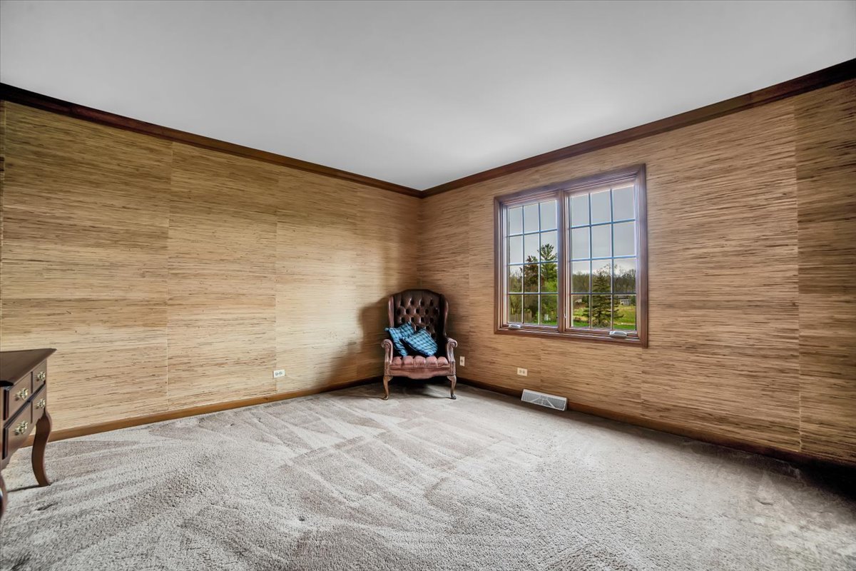 1S221 N Flanders Lane