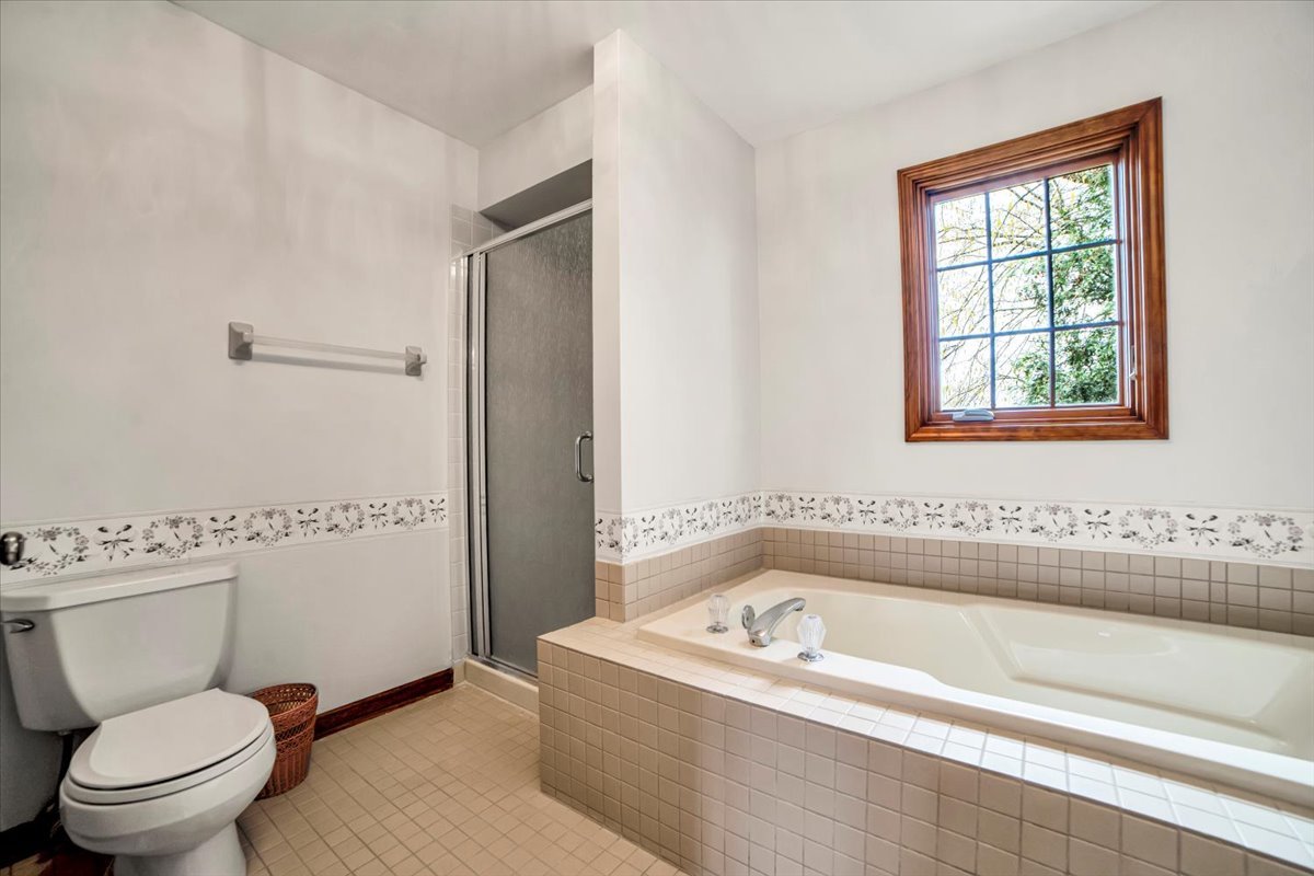 1S221 N Flanders Lane