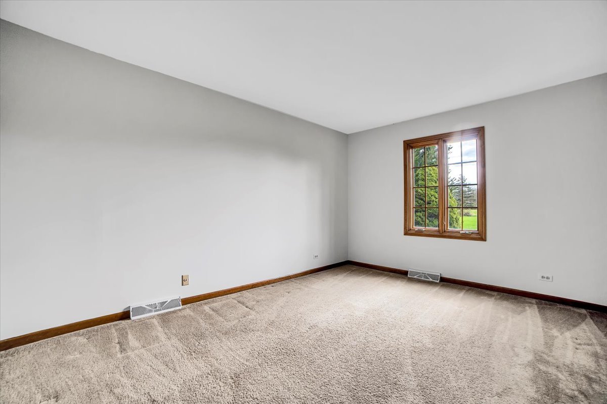 1S221 N Flanders Lane