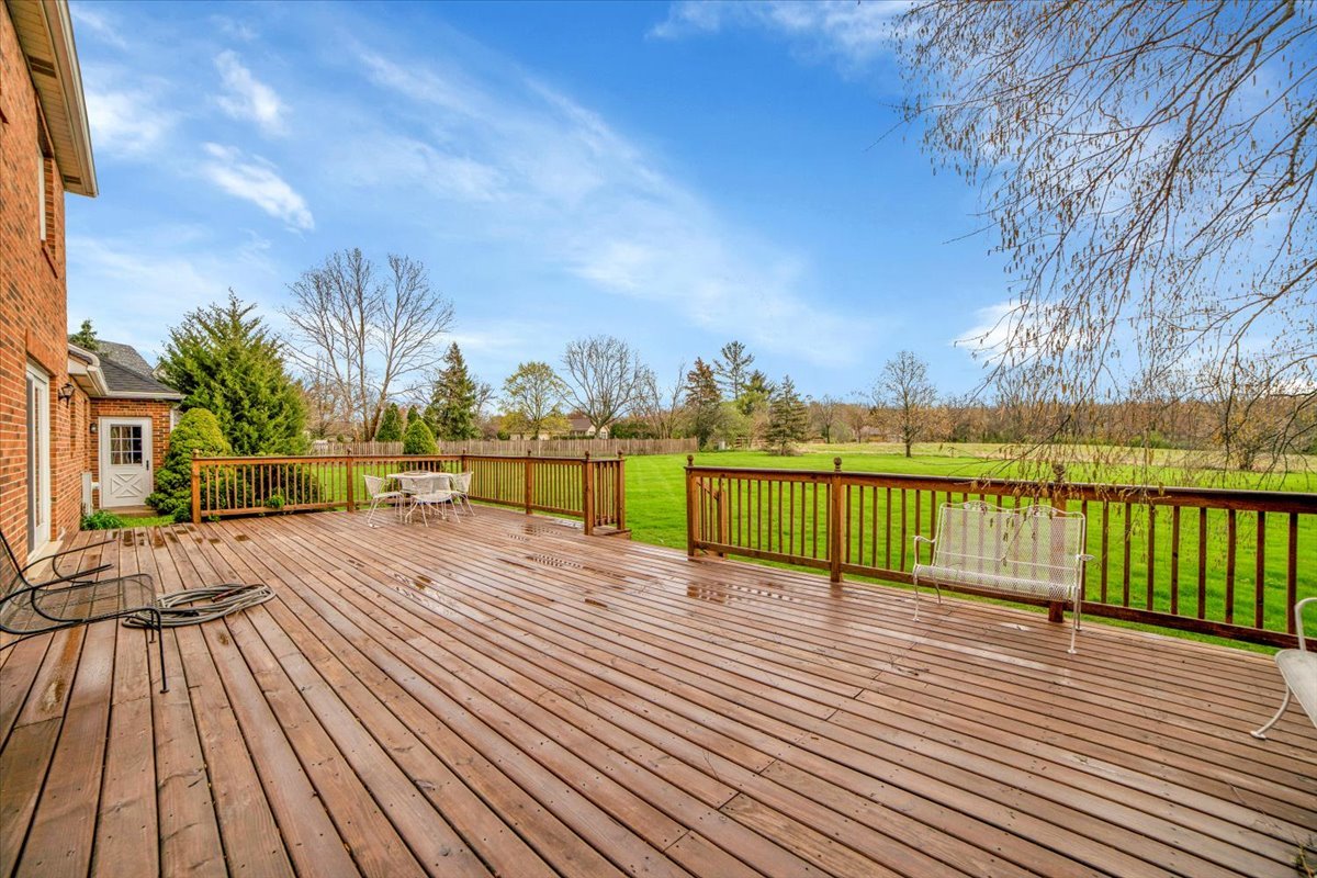 1S221 N Flanders Lane