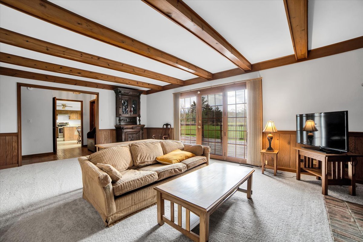 1S221 N Flanders Lane