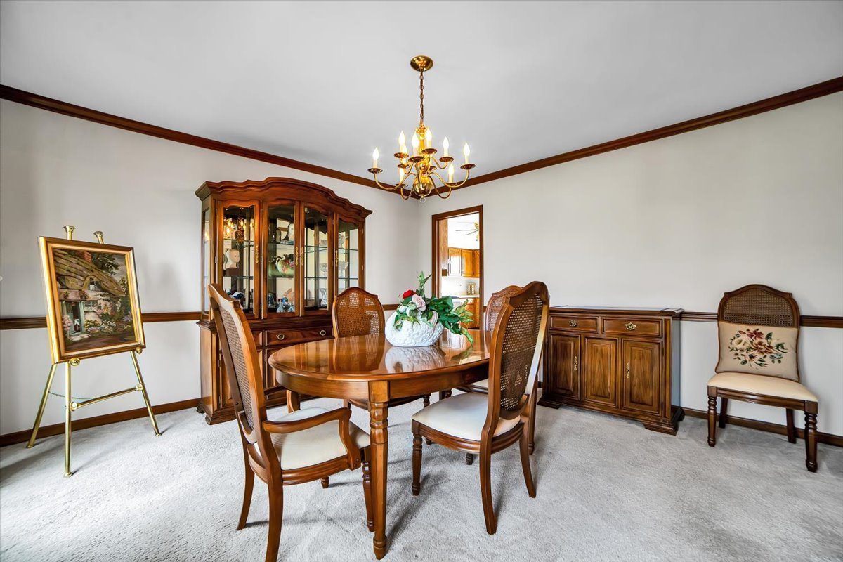 1S221 N Flanders Lane