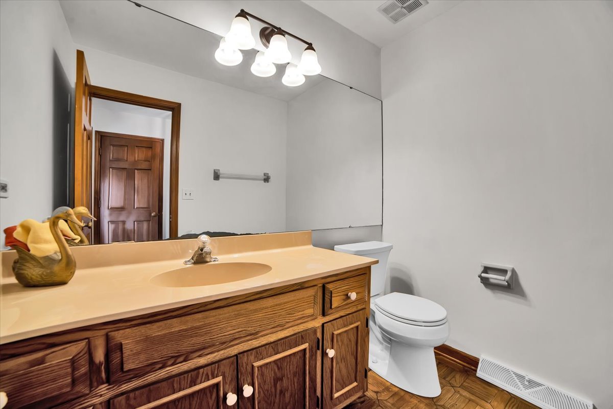 1S221 N Flanders Lane