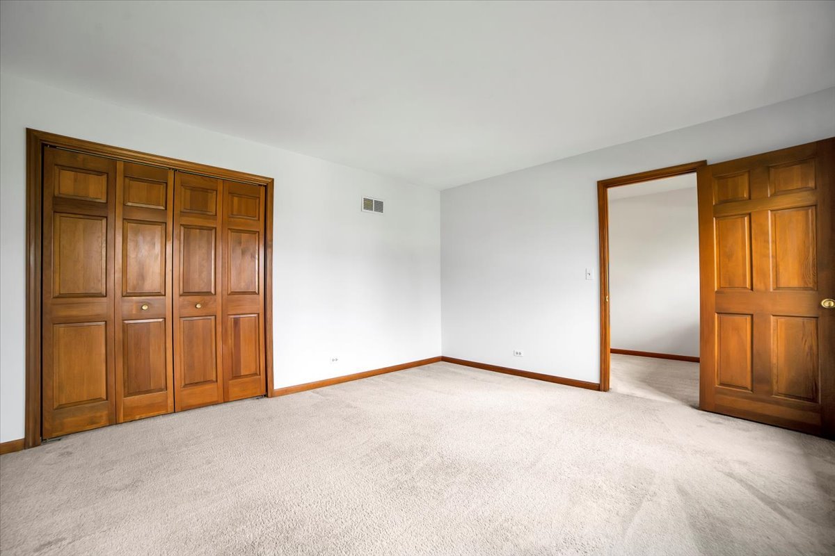 1S221 N Flanders Lane