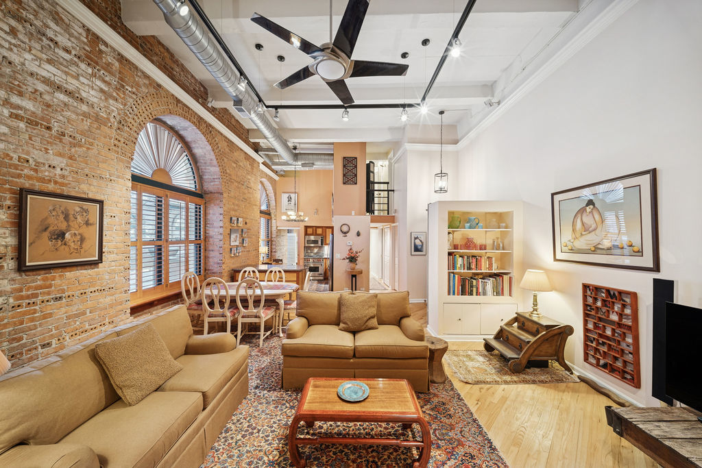 1439 S Michigan Avenue Unit: 104