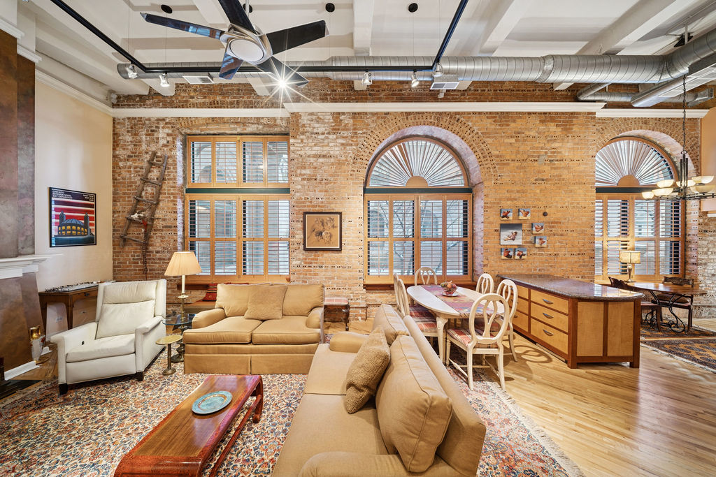 1439 S Michigan Avenue Unit: 104