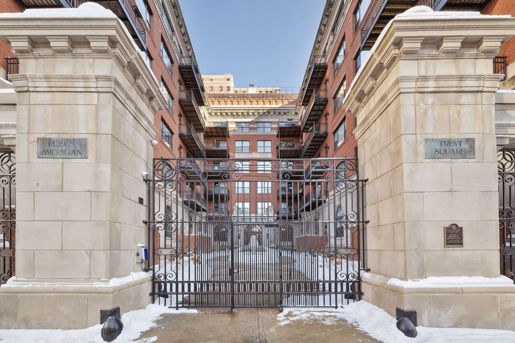 1439 S Michigan Avenue Unit: 104