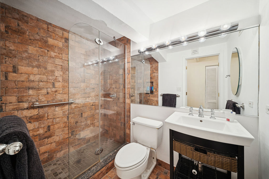 1439 S Michigan Avenue Unit: 104