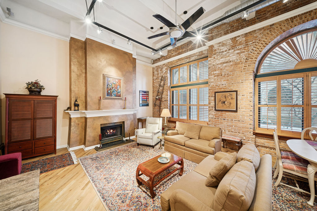 1439 S Michigan Avenue Unit: 104