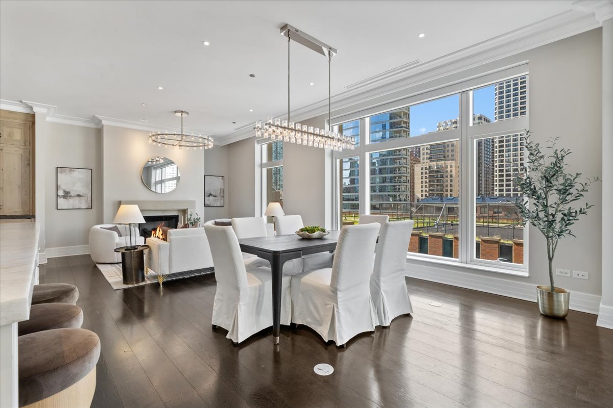 9 W Walton Street Unit: 702