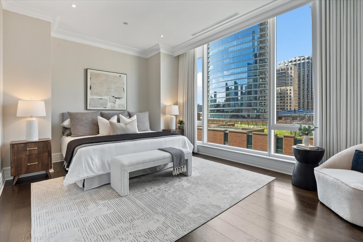 9 W Walton Street Unit: 702