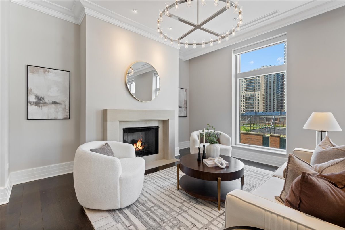 9 W Walton Street Unit: 702