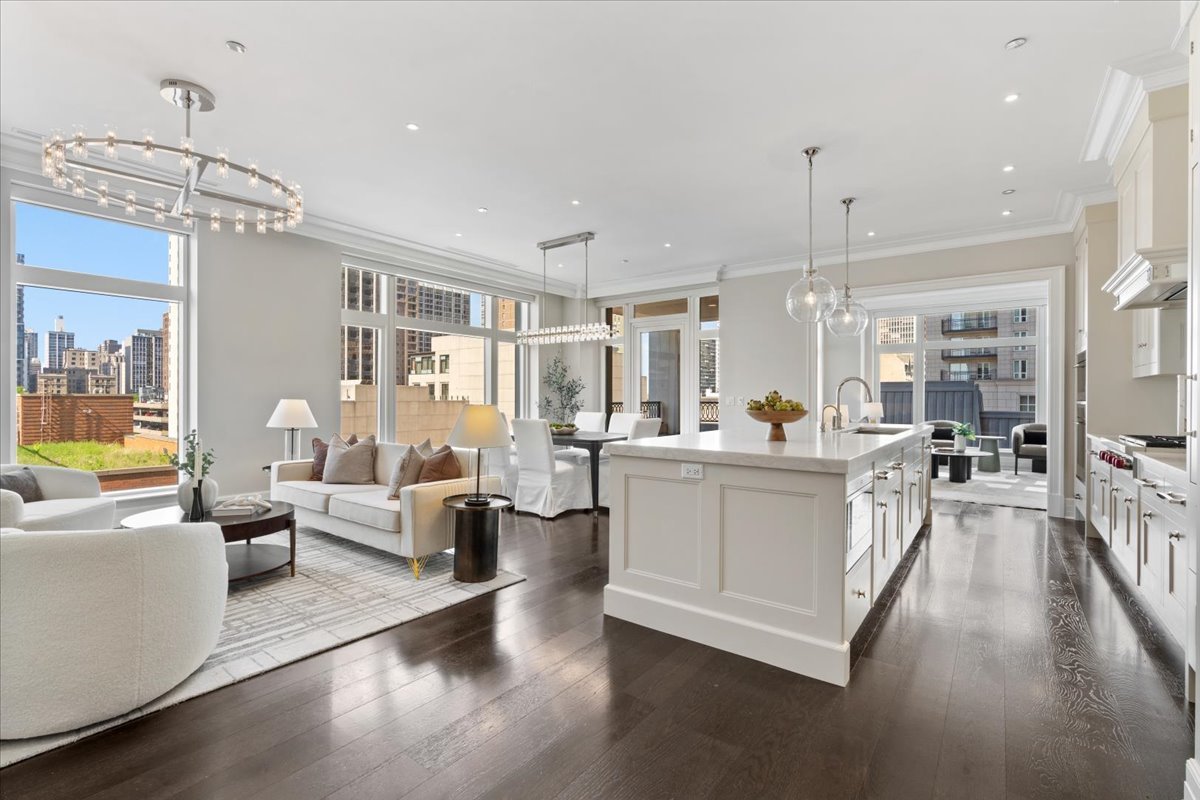 9 W Walton Street Unit: 702