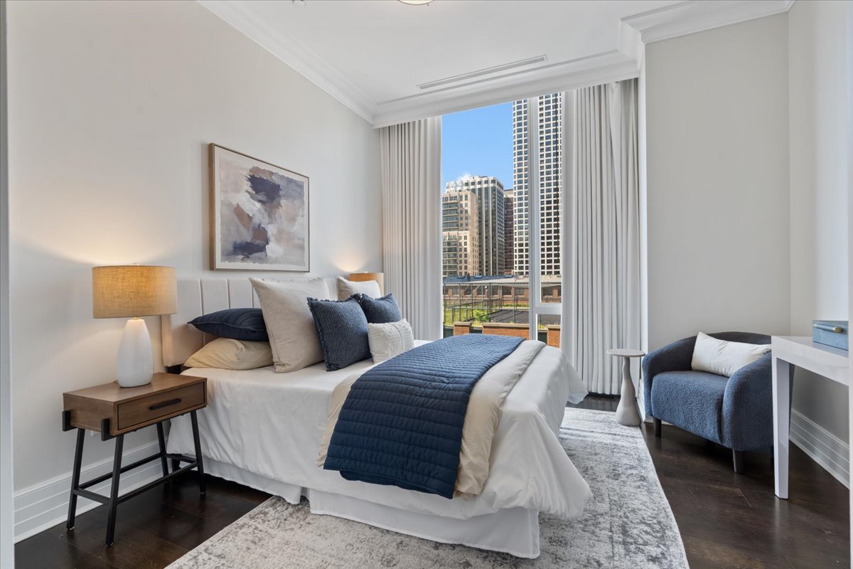 9 W Walton Street Unit: 702