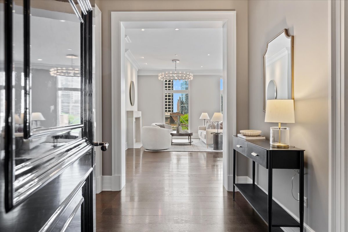 9 W Walton Street Unit: 702