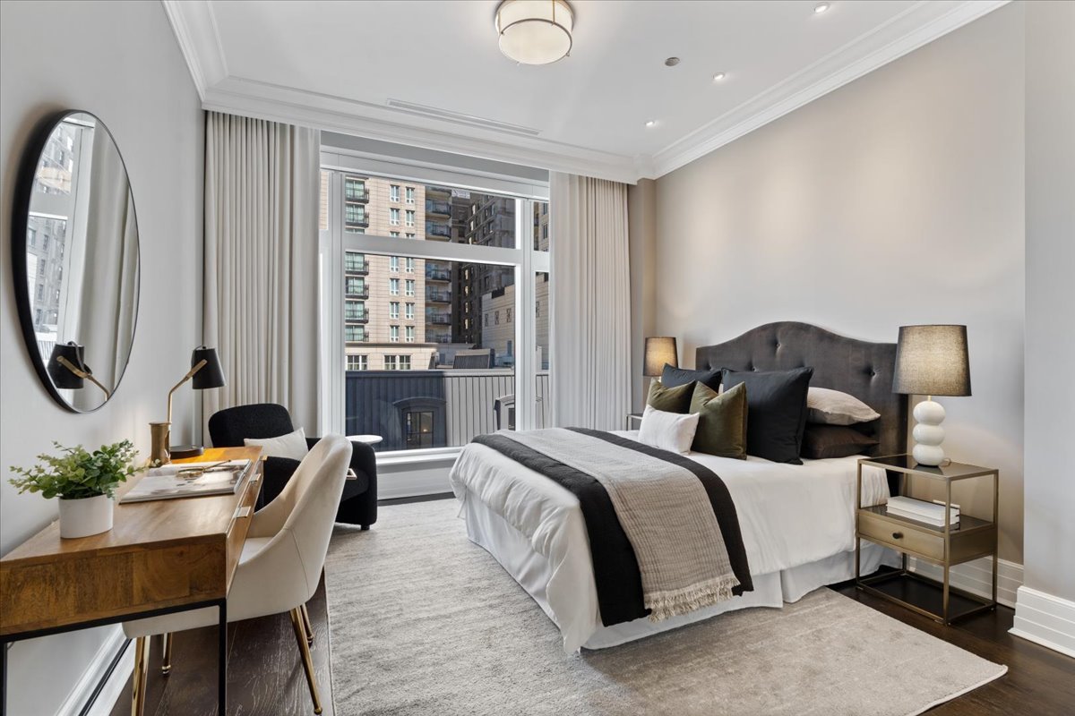 9 W Walton Street Unit: 702