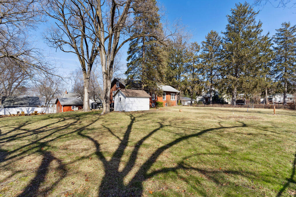 230 S Willard Street