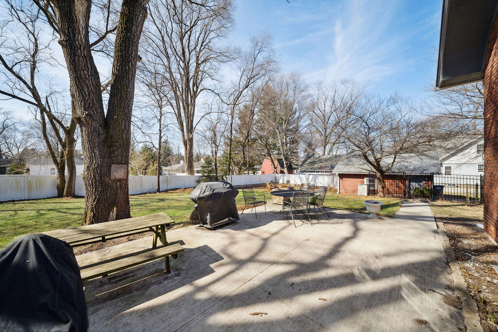 230 S Willard Street