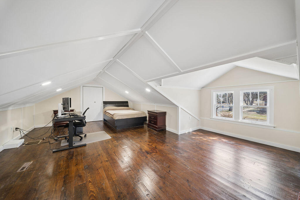 230 S Willard Street