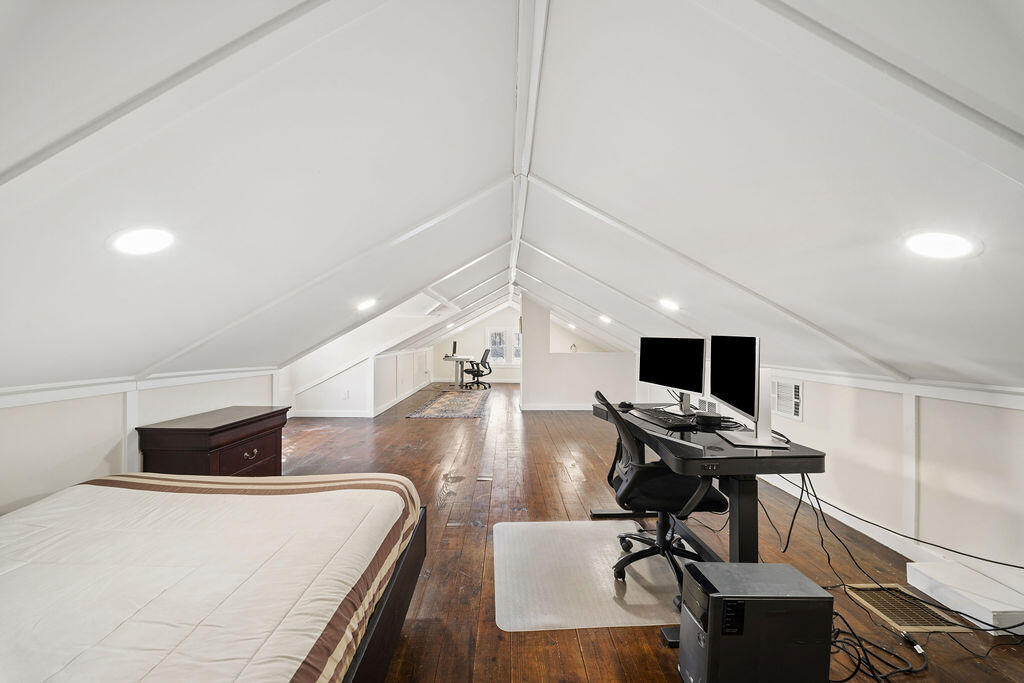 230 S Willard Street