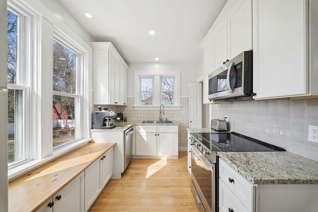 230 S Willard Street