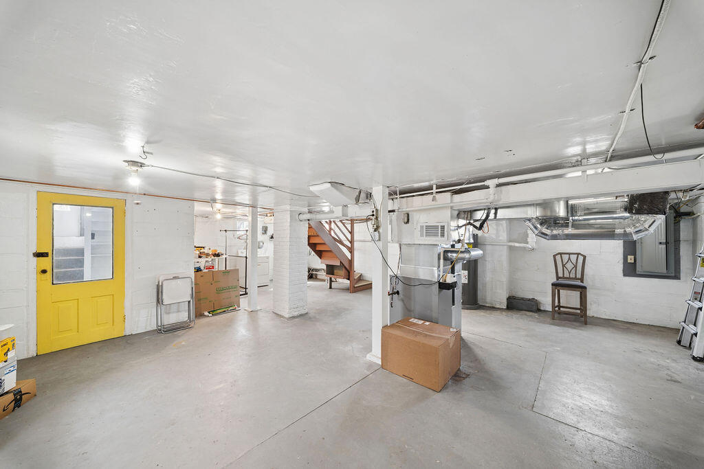 230 S Willard Street