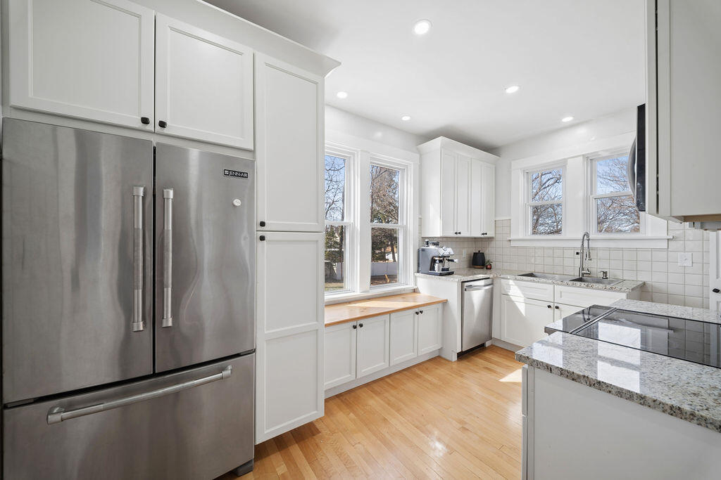 230 S Willard Street