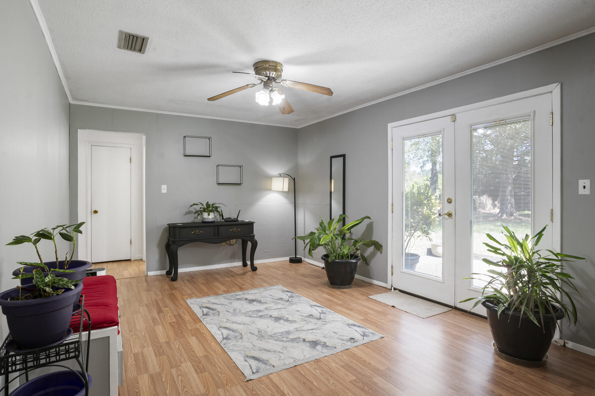 122 Anita Dr.