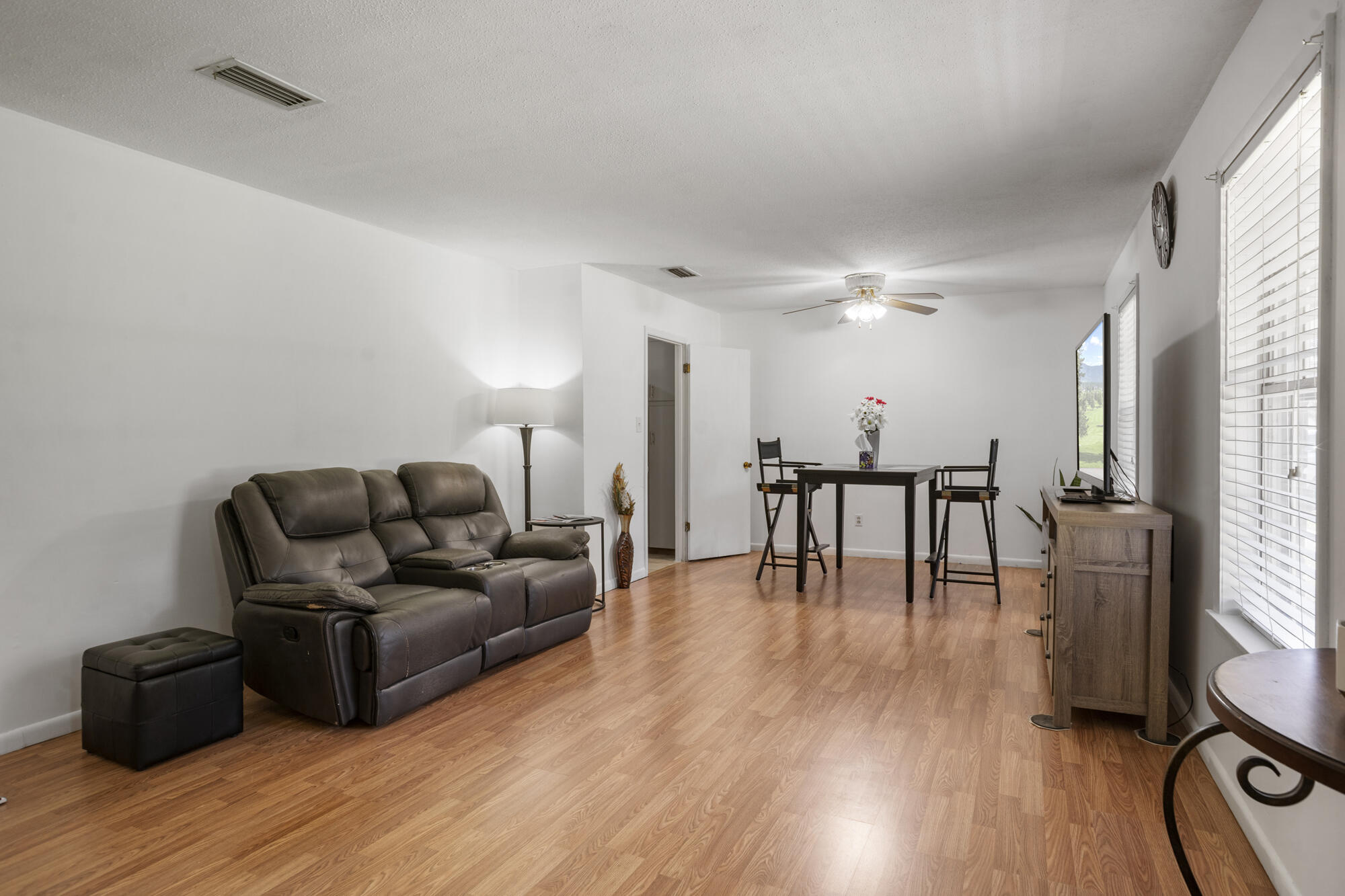122 Anita Dr.