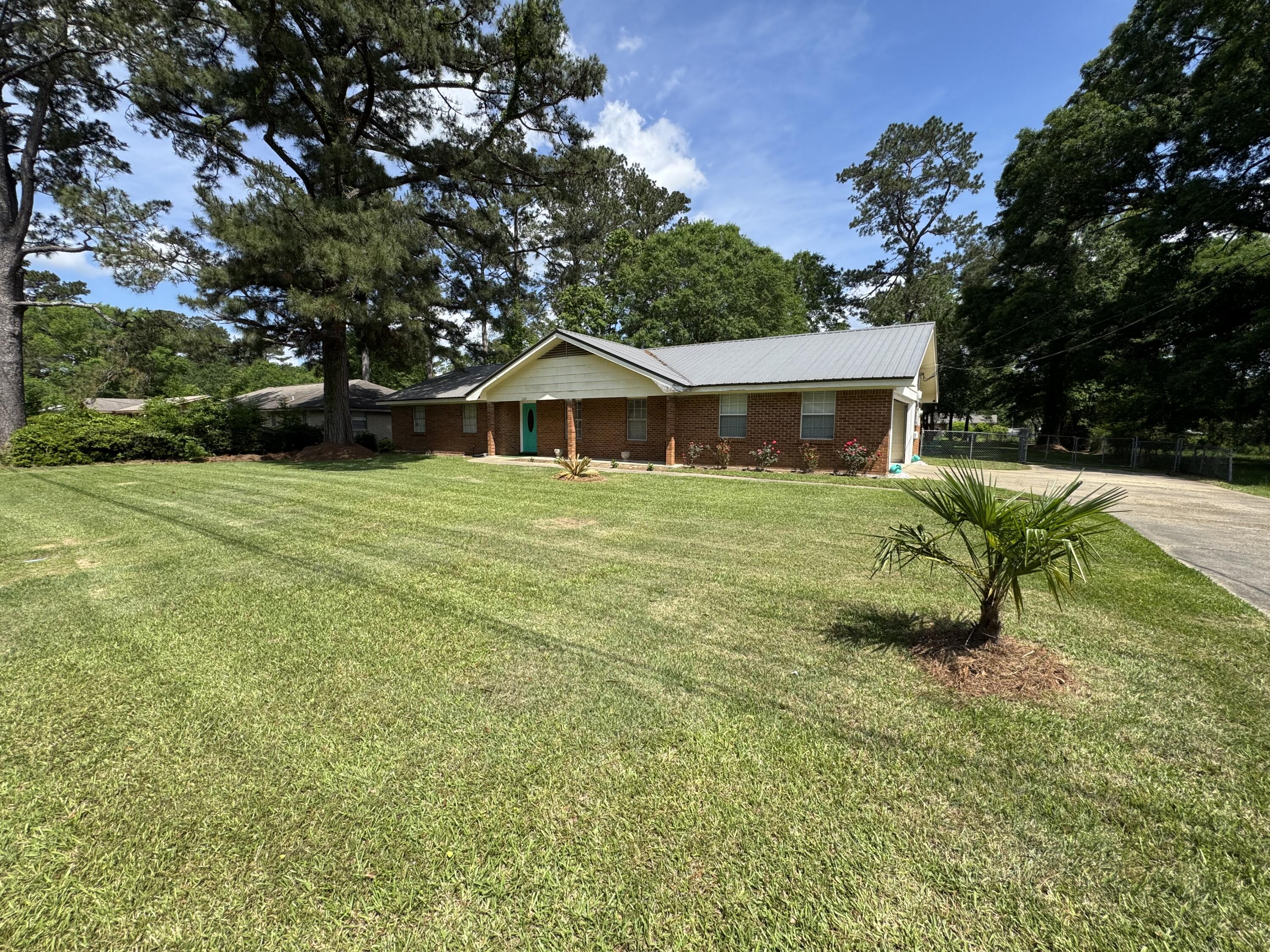 122 Anita Dr.