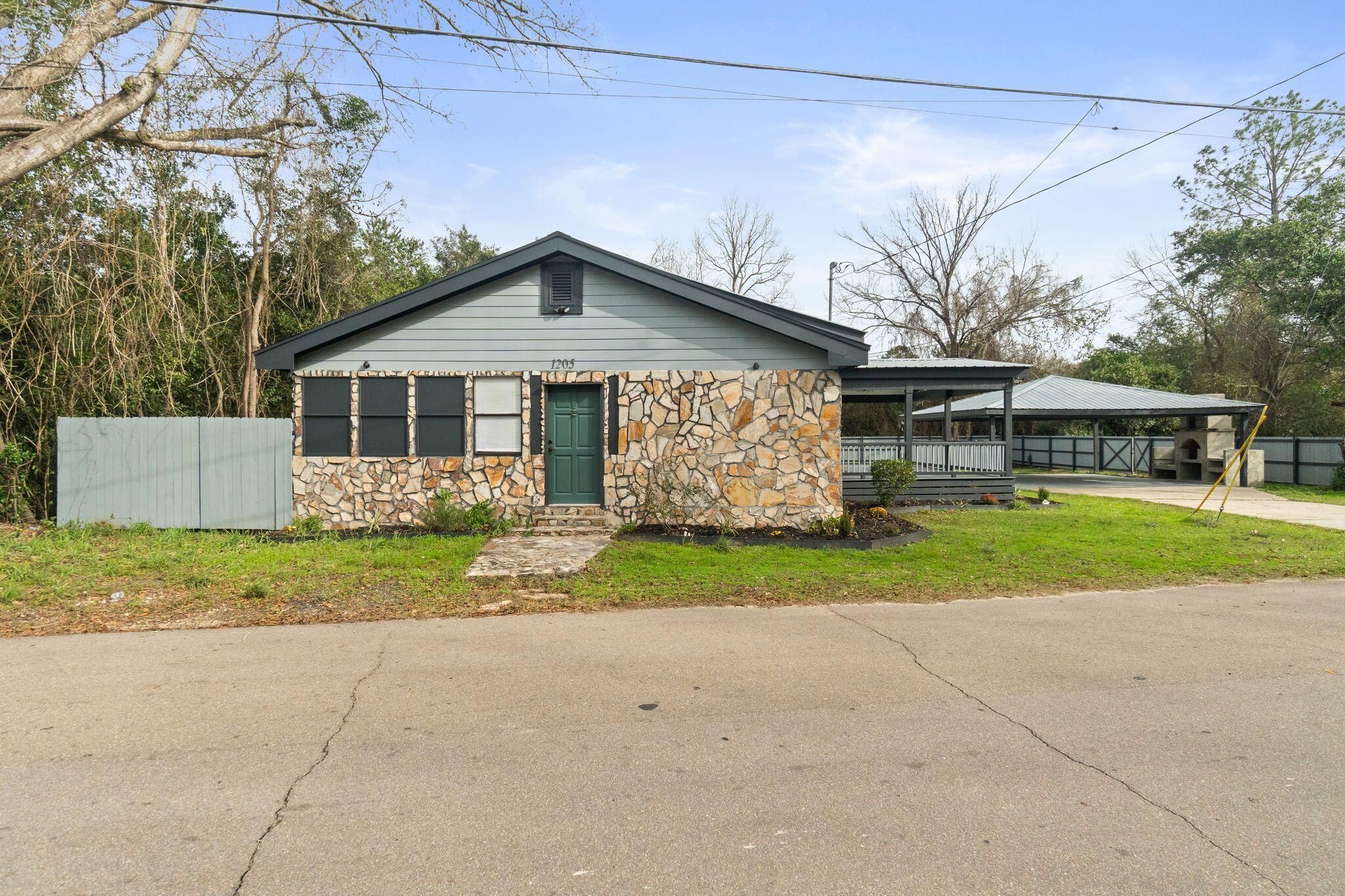 1205 Kinnard