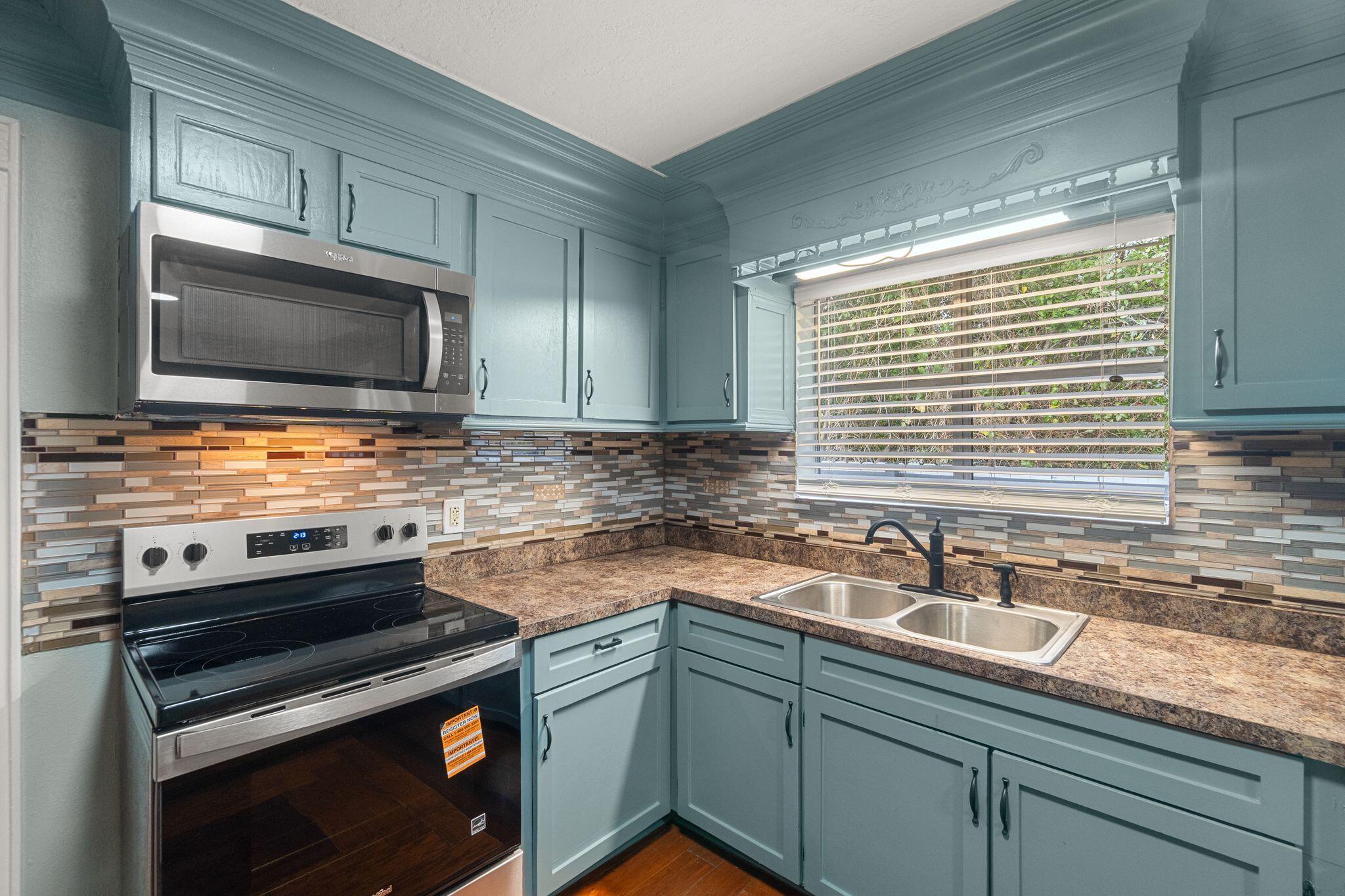 1205 Kinnard