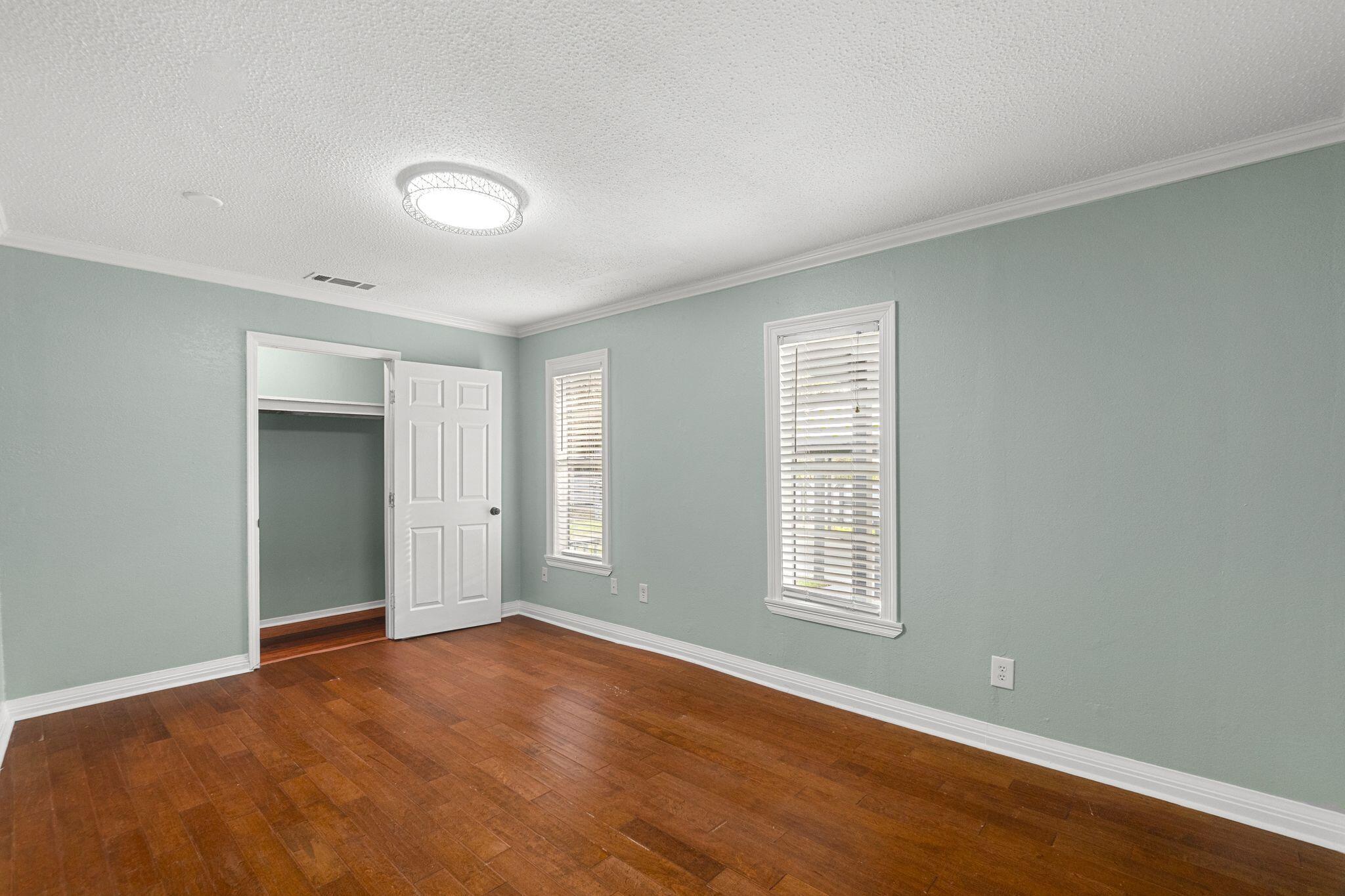 1205 Kinnard