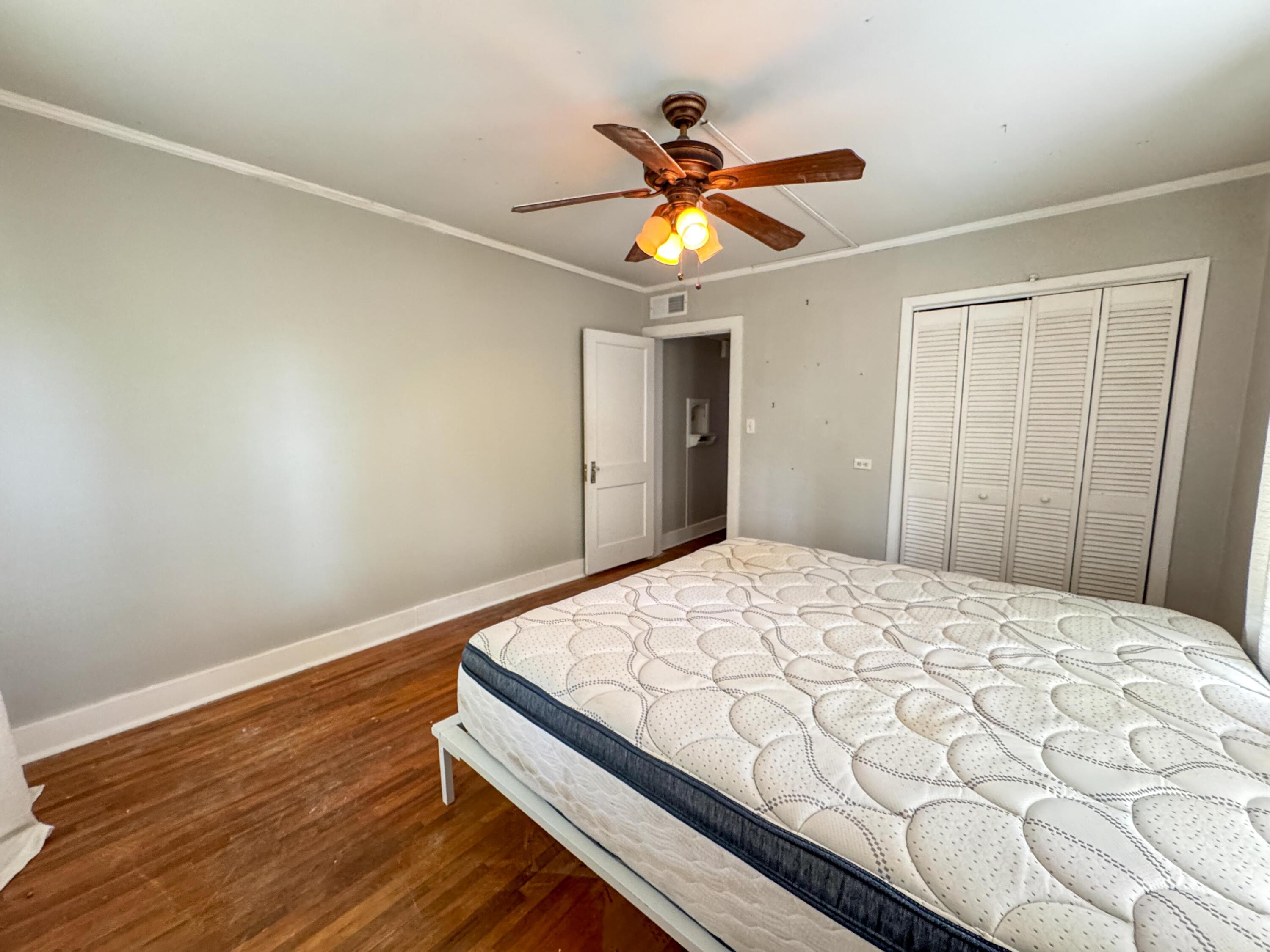 207 S 24th Ave.