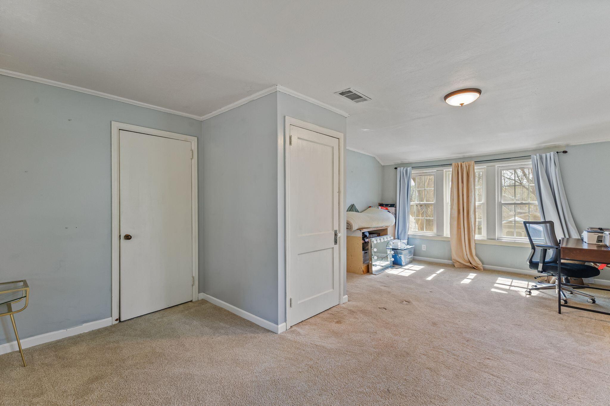 207 S 24th Ave.